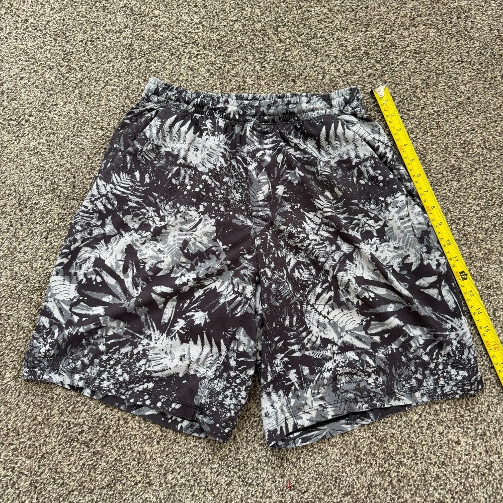 Lululemon Pace Breaker Linerless Short Urban Tropics Colorway Size Medium 8"